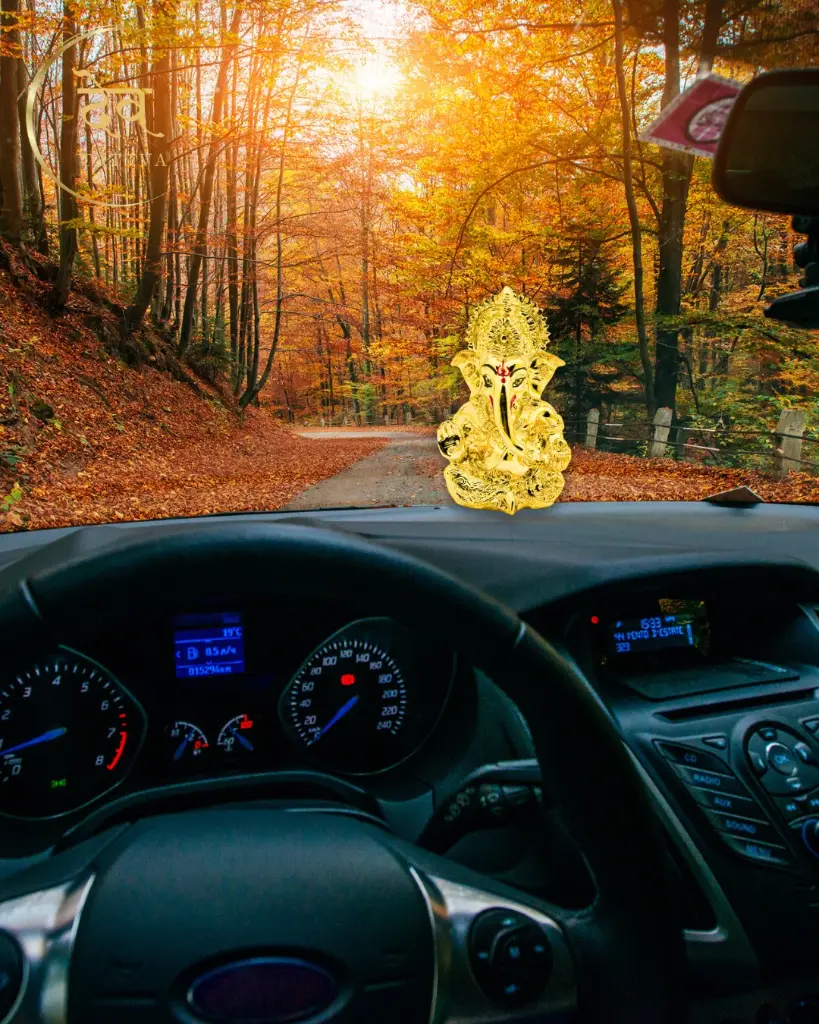 24-carat-golden-titwala-ganpati-for-car-home-office-gift-21.webp