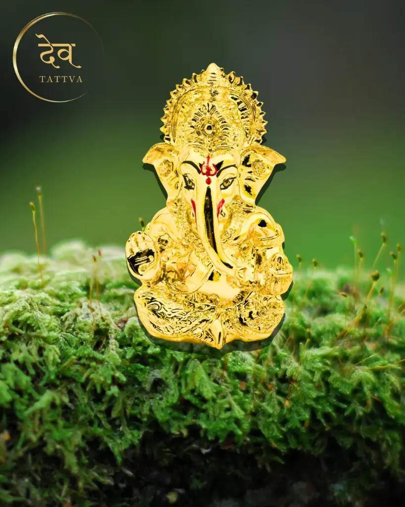 24-carat-golden-titwala-ganpati-for-car-home-office-gift-24.webp