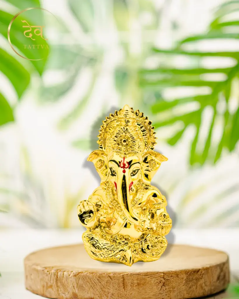 24-carat-golden-titwala-ganpati-for-car-home-office-gift1.webp