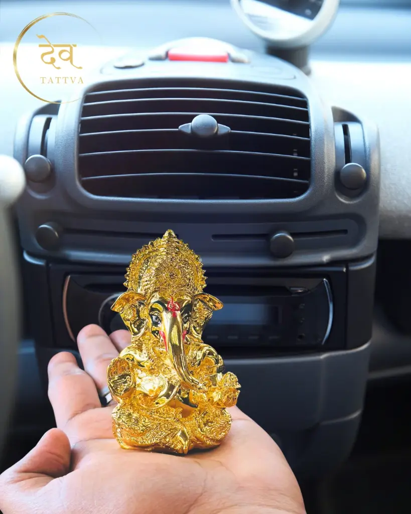 24-carat-golden-titwala-ganpati-for-car-home-office-gift-51.webp