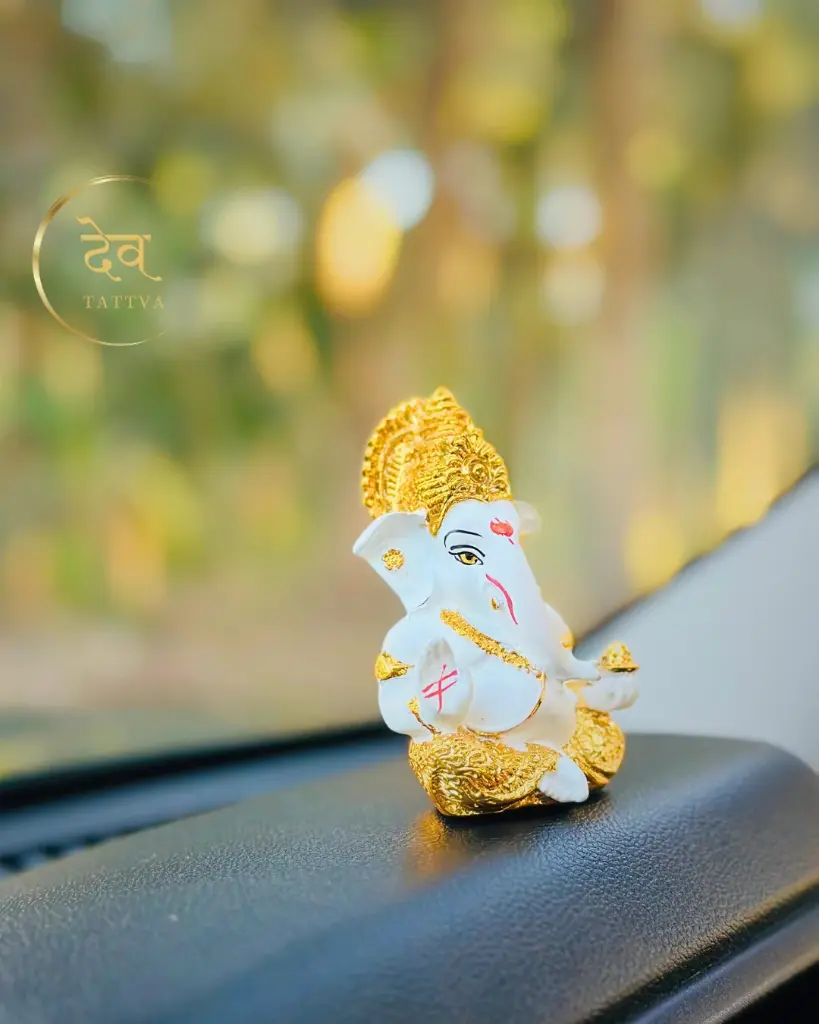 24-Carat-Pure-Gold-Plated-white-titwala-ganpati 64.webp