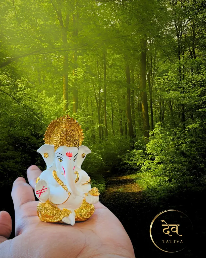 24-Carat-Pure-Gold-Plated-white-titwala-ganpati 57.webp