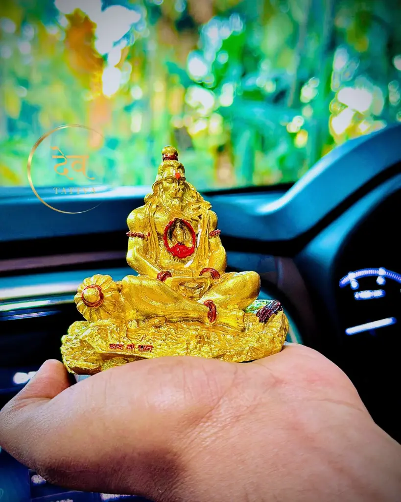 Golden-Meditating-Hanuman-with-Ram-Lalla8.webp